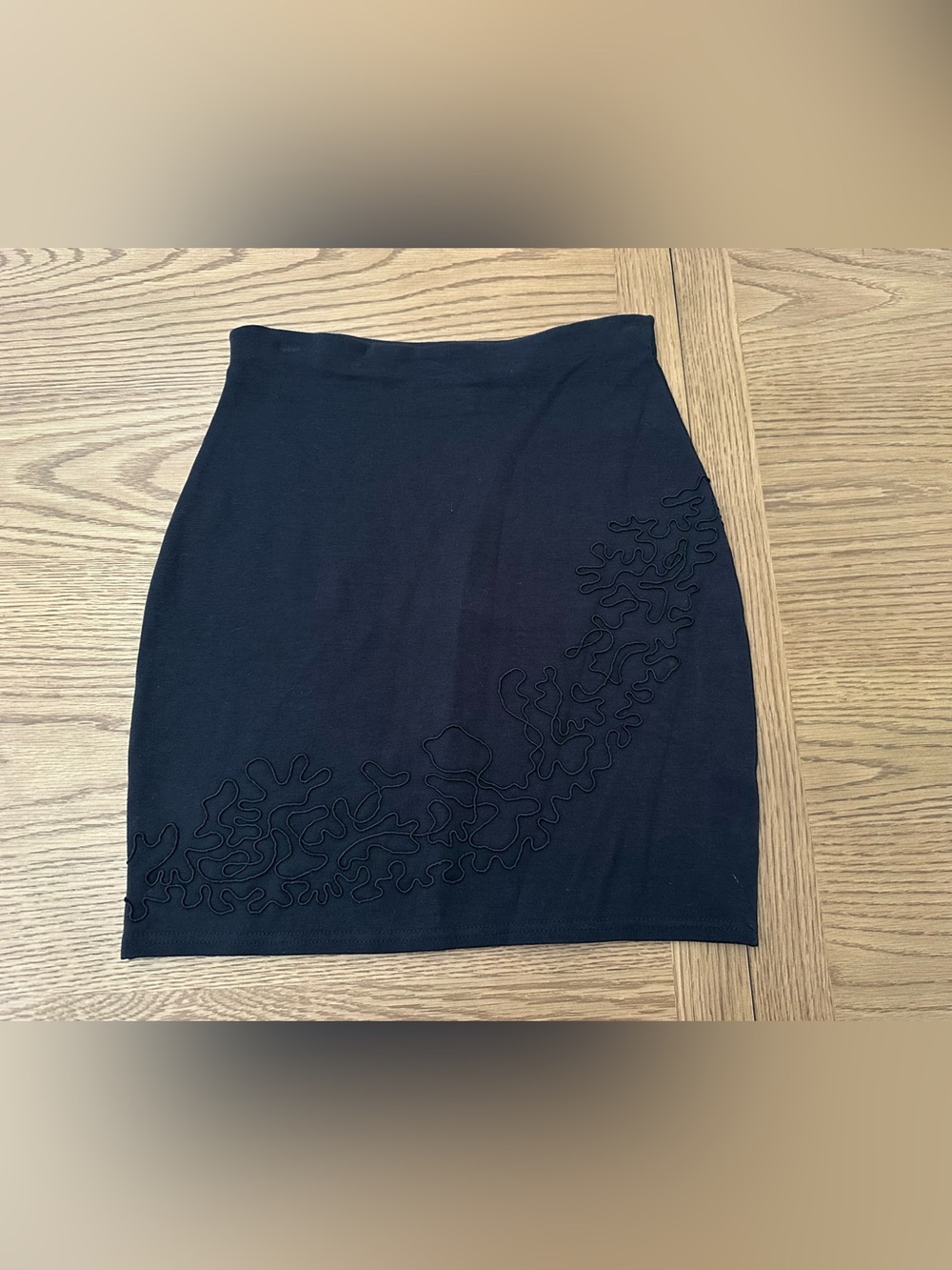 Express Tricot Black Embroidered Mini Skirt w embellishments Sz m